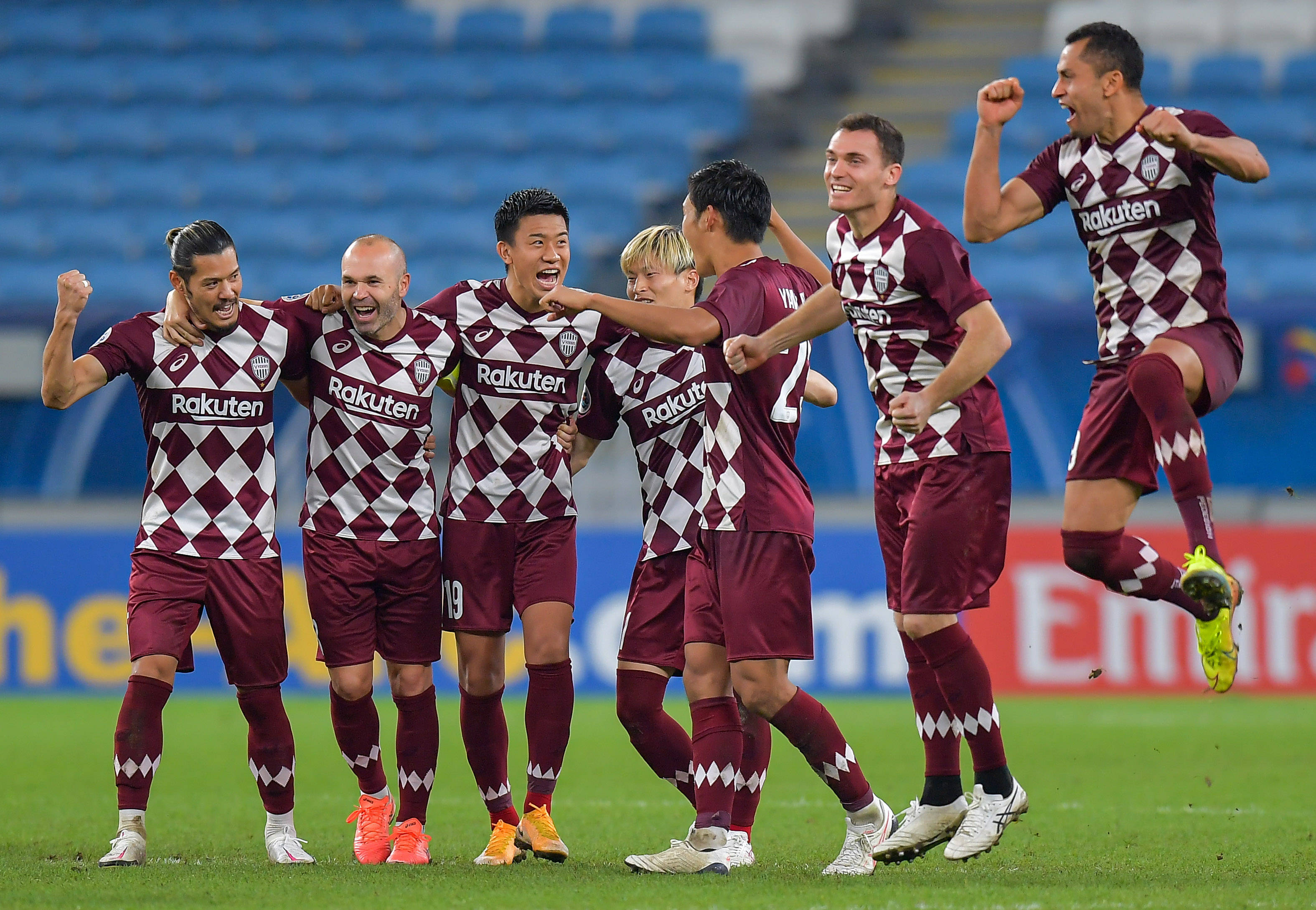 华体会下载-希腊队在比赛中获得惊险胜利，全队欢呼雀跃的简单介绍