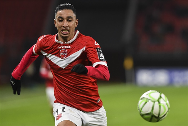 华体会新闻-瓦朗谢纳客场大胜巴黎，取得宝贵三分的简单介绍