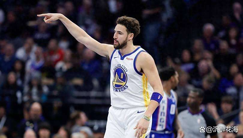 华体会娱乐-考辛斯在比赛中展现出色表现，为球队贡献