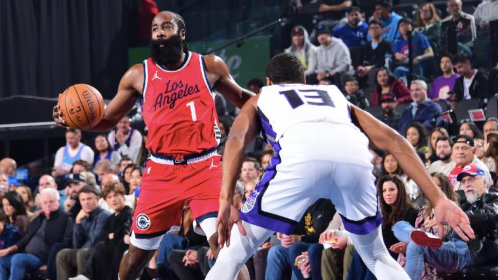 华体会链接-火箭正面交锋国王：哈登和福克斯谁能胜出