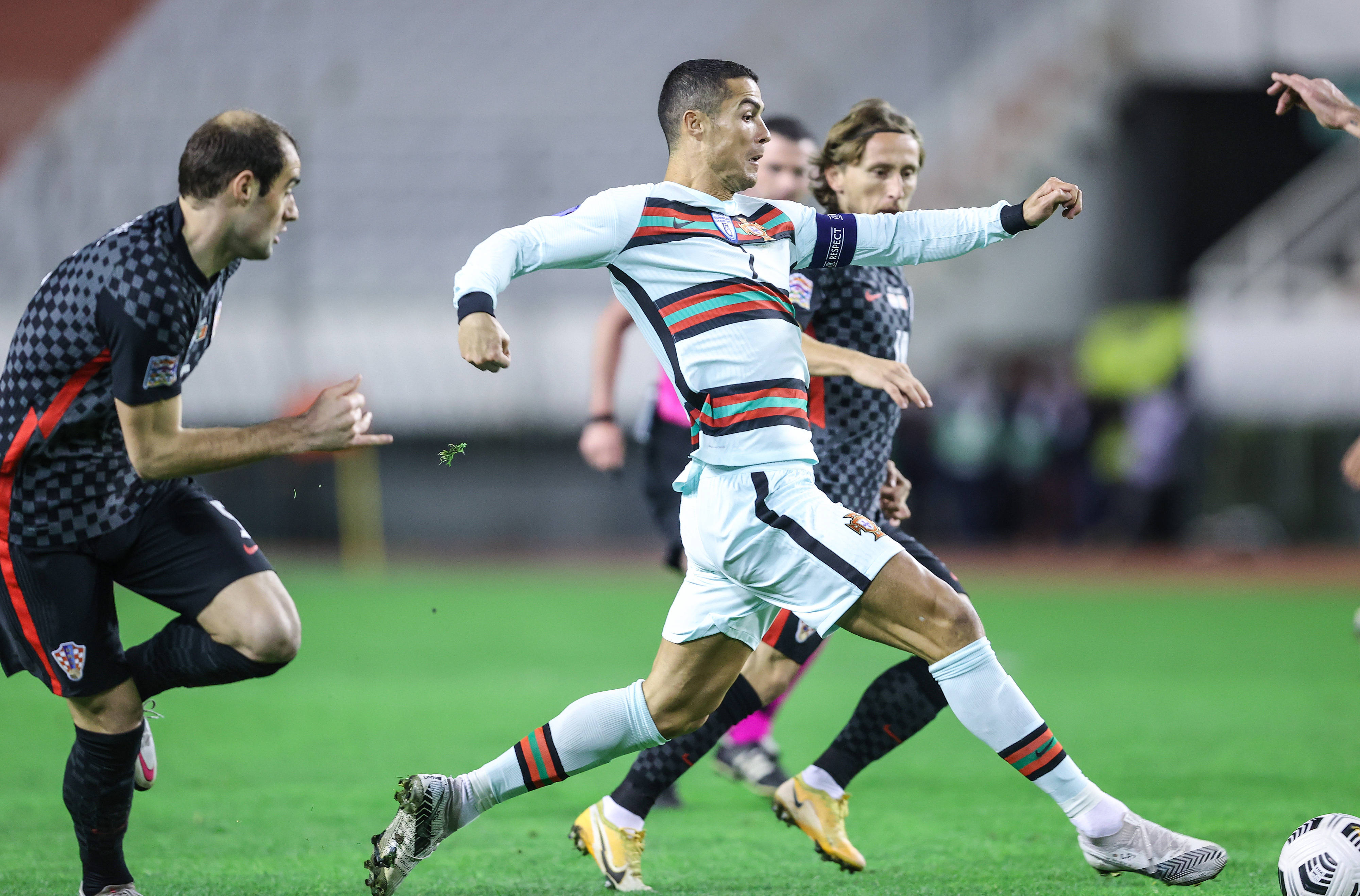 华体会网站-包含克罗地亚队遭遇不利局面，欧洲联赛前景堪忧的词条