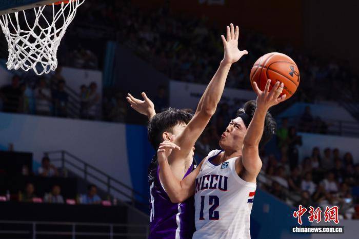 华体会vip注册-篮球联赛逐渐复苏，球员们备战迎接挑战