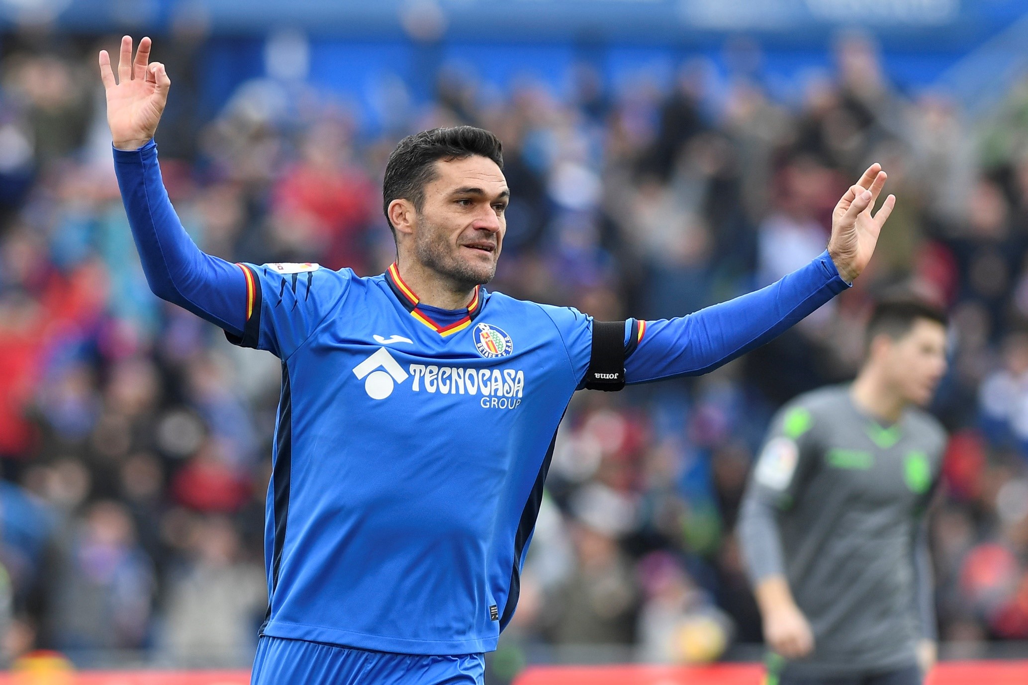 华体会登录-皇家马德里主帅佩雷斯接受采访：球队目标是夺得西甲冠军的简单介绍