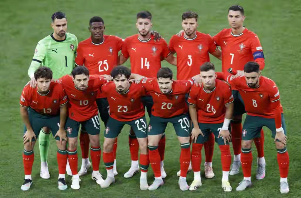 华体会网页版入口-欧洲足球明星齐聚,球队备战状态良好的简单介绍